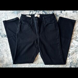 Universal Thread Women's Black High Rise Slim Straight Leg Jeans size 6 Long
